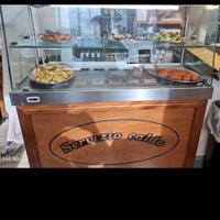 vetrina riscaldata con ruote