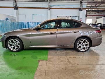 ALFA ROMEO GIULIA 2.2 Turbo AT8 160CV Executive 4 