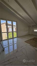 Appartamento di 101 m² con 5 locali e box auto a S
