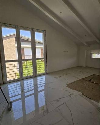 Appartamento di 101 m² con 5 locali e box auto a S