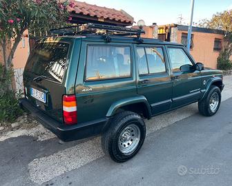 JEEP Cherokee - 2001