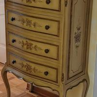 Mobile laccato in legno