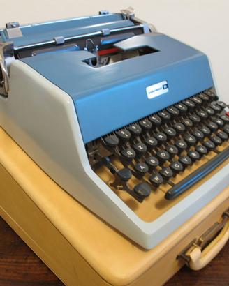 Macchina da scrivere Olivetti Underwood 21