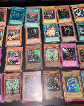 Lotto carte Yu-Gi-Oh e Duel Masters vintage miste
