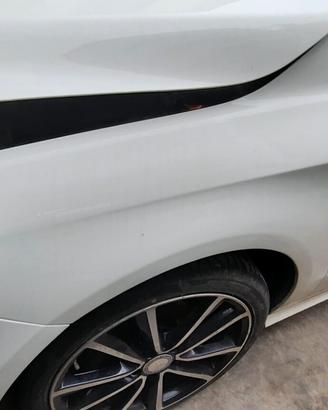 MERCEDES-BENZ B180 ANNO 2015 - PARAFANGO SINISTRO