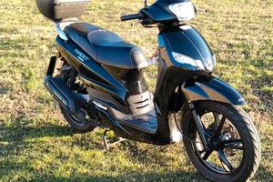 Peugeot Tweet 125 - 2024