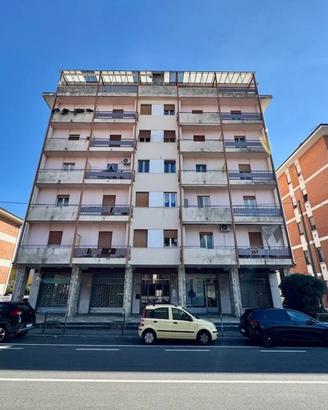 Appartamento di 80 m² con 4 locali e box auto a Vi