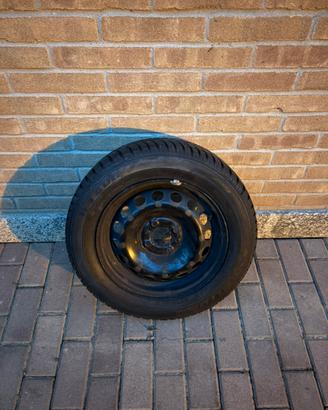 4 gomme invernali nuove con cerchi in ferro R14