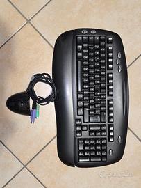 Tastiera logitech  a filo per pc