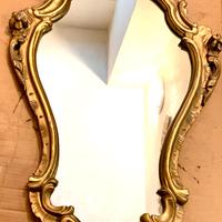 Specchio con cornice in legno verniciato oro
