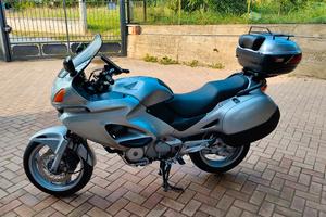 Honda Deauville 650. Prezzo 1400 euro tratt