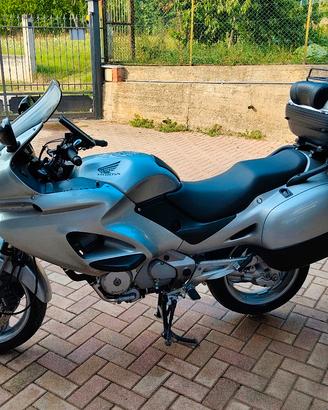 Honda Deauville 650. Prezzo 1400 euro tratt