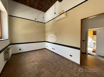 LABORATORIO A ROBECCO SUL NAVIGLIO