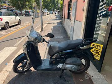 Honda SH 150 - 2006 nero - PERMUTE