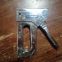 GRAFFETTATRICE PINZATRICE STANLEY