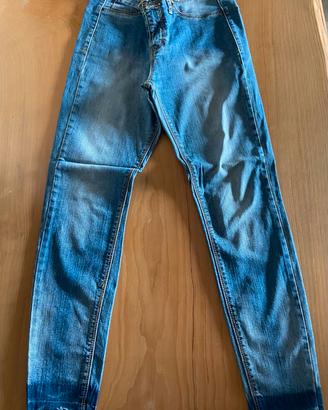 Jeans skinny senza orli