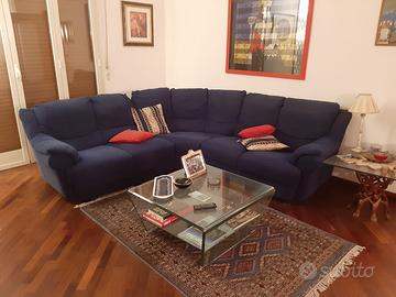 Cucina, divano, tavolino + mensile QUATTRORUOTE.