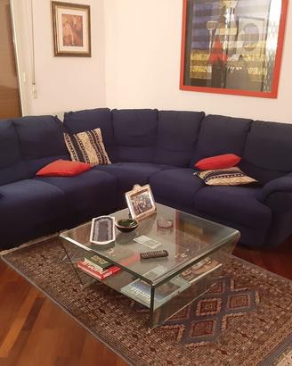 Cucina, divano, tavolino + mensile QUATTRORUOTE.