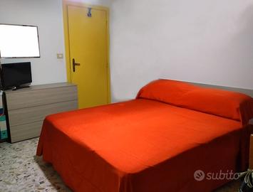 Camera doppia usa singola per ragazze