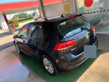 Golf 7 nera 07/2016 benzina/metano