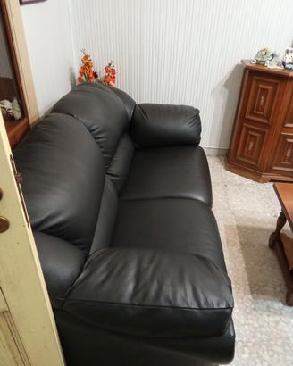 Divano in pelle nera