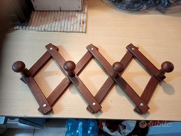 Attaccapanni in legno