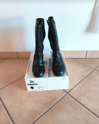 Stivali in pelle di vitello, foderati in agnello 