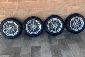 pneumati con 4 cerchi in lega originali BMW