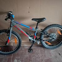 Bici cube kid acid 200