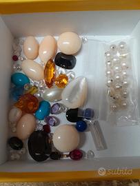 pietre preziose tolte da anelli, orecchini, collan