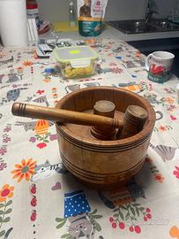 schiaccianoci con martelleto legno vintage
