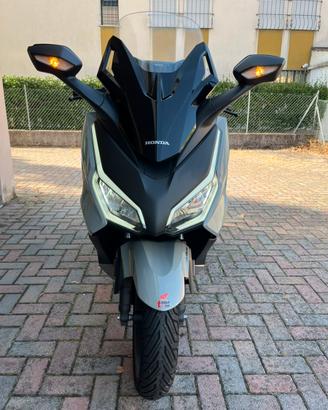Honda forza 350