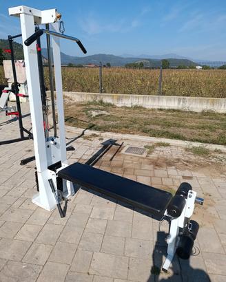 palestra lat machine leg extension leg curl panca