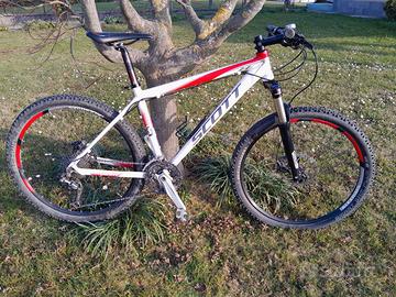 Mountain bike scott scale 26