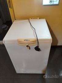 Congelatore a pozzetto Whirlpool 