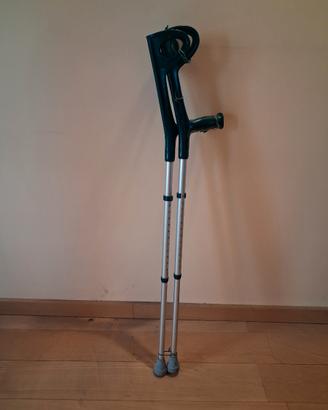 Coppia di stampelle regolabili in altezza
