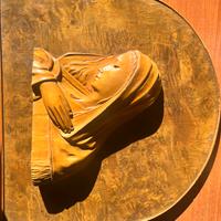 Capoletto con Madonna in legno