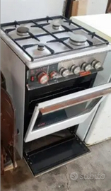 Cucina a gas con forno