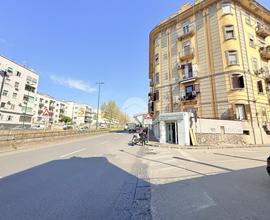 3 LOCALI A NAPOLI