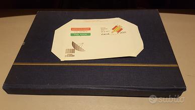 Album pieno di francobolli 32 facciate