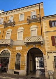 Immobile in asta di 273 m² con più di 5 locali a N