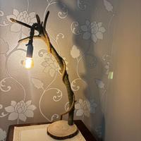 Lampada artigianale in legno 