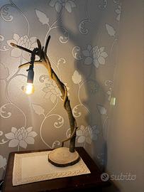 Lampada artigianale in legno 