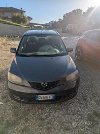 Mazda 2 2005