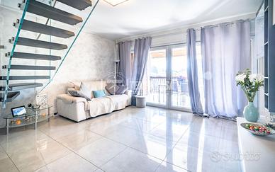 DUPLEX CON BOX E CANTINA