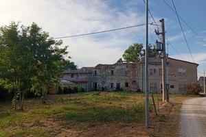 Rustico più terreno