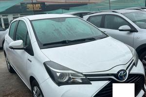 Toyota Yaris 1.5 Hybrid 5 porte Cool ok neo patent