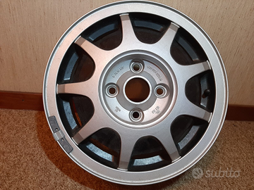 Cerchio in lega Audi 100 berlina