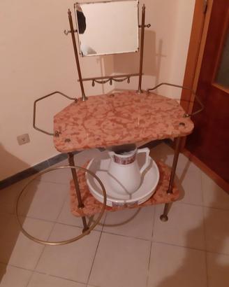 Toeletta da camera completo di Catino e  Brocca