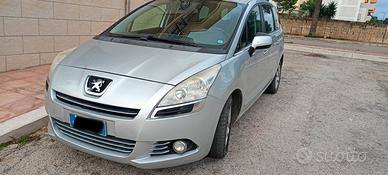 Peugeot 5008 7 posti 200.000 km